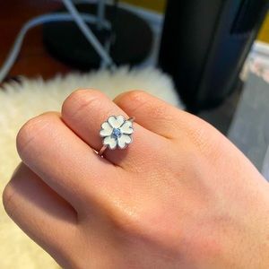 Pandora flower ring in S925